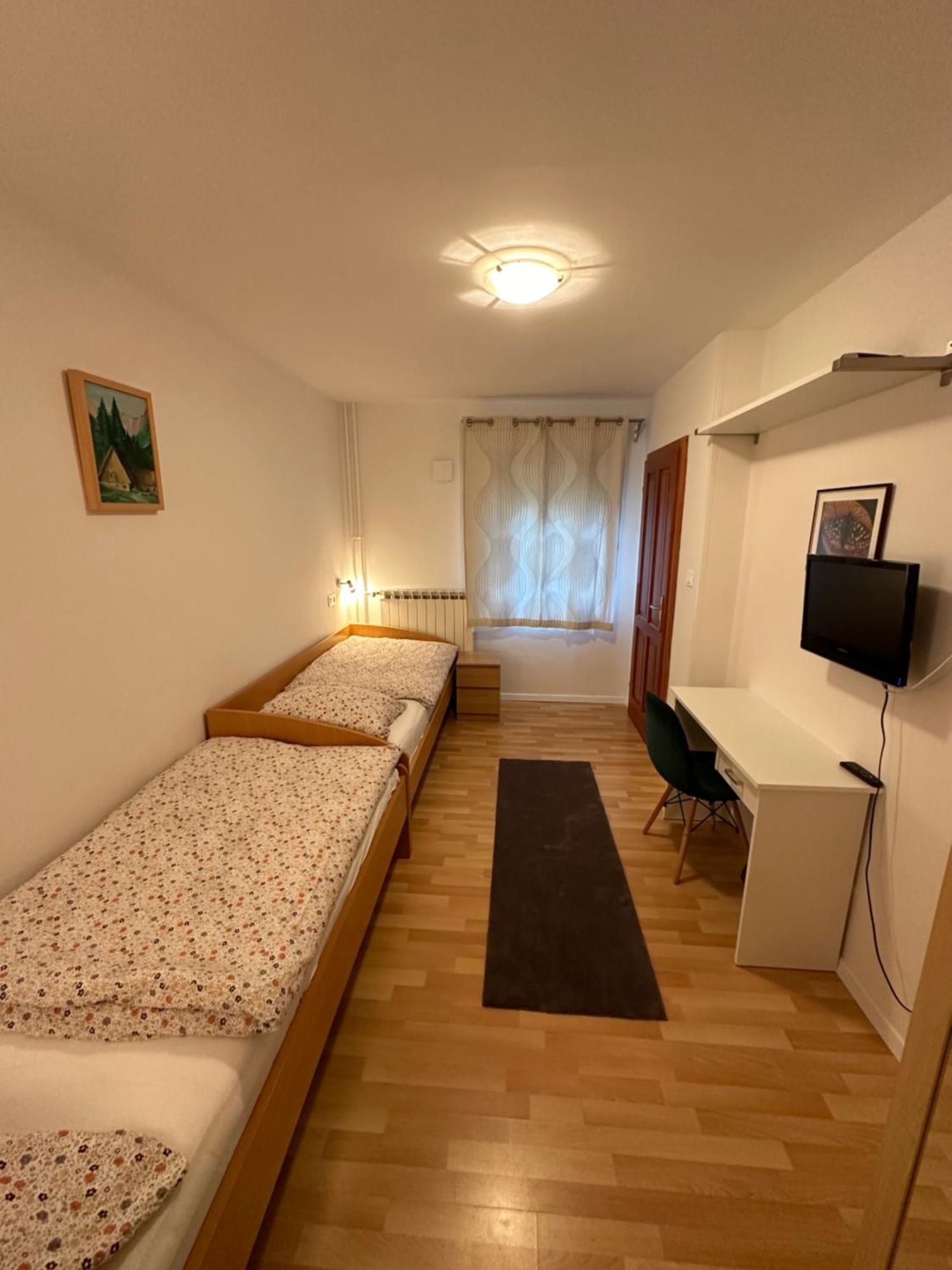 בובק Apartments And Rooms Tajcr מראה חיצוני תמונה