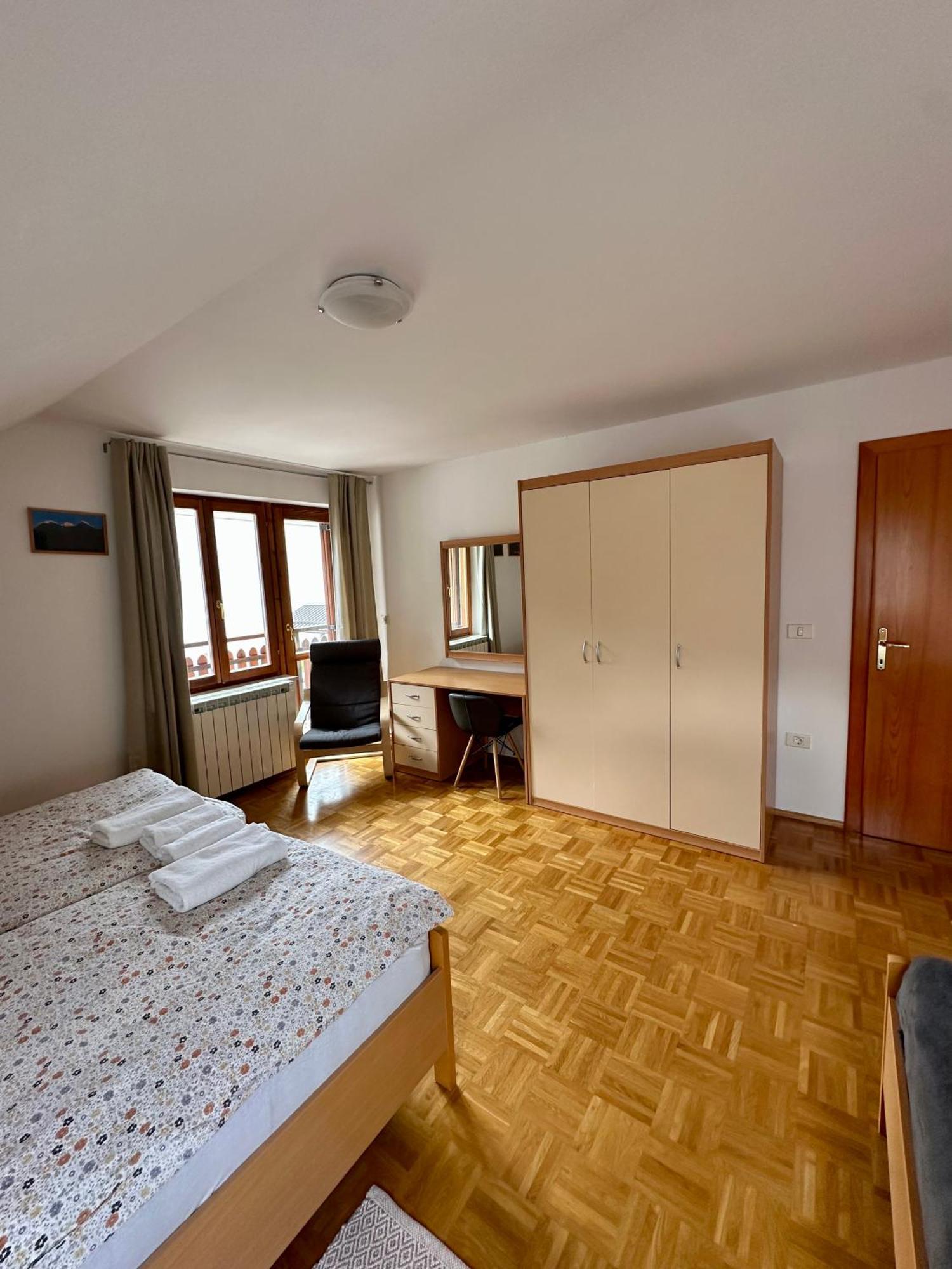בובק Apartments And Rooms Tajcr מראה חיצוני תמונה
