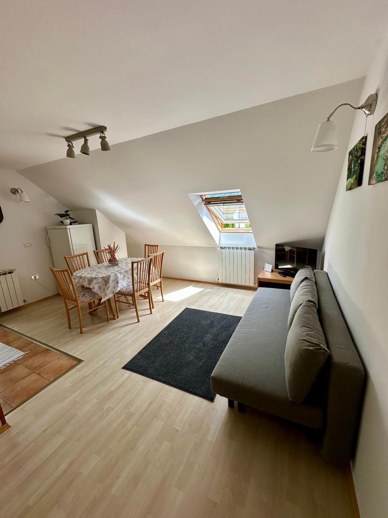 בובק Apartments And Rooms Tajcr מראה חיצוני תמונה