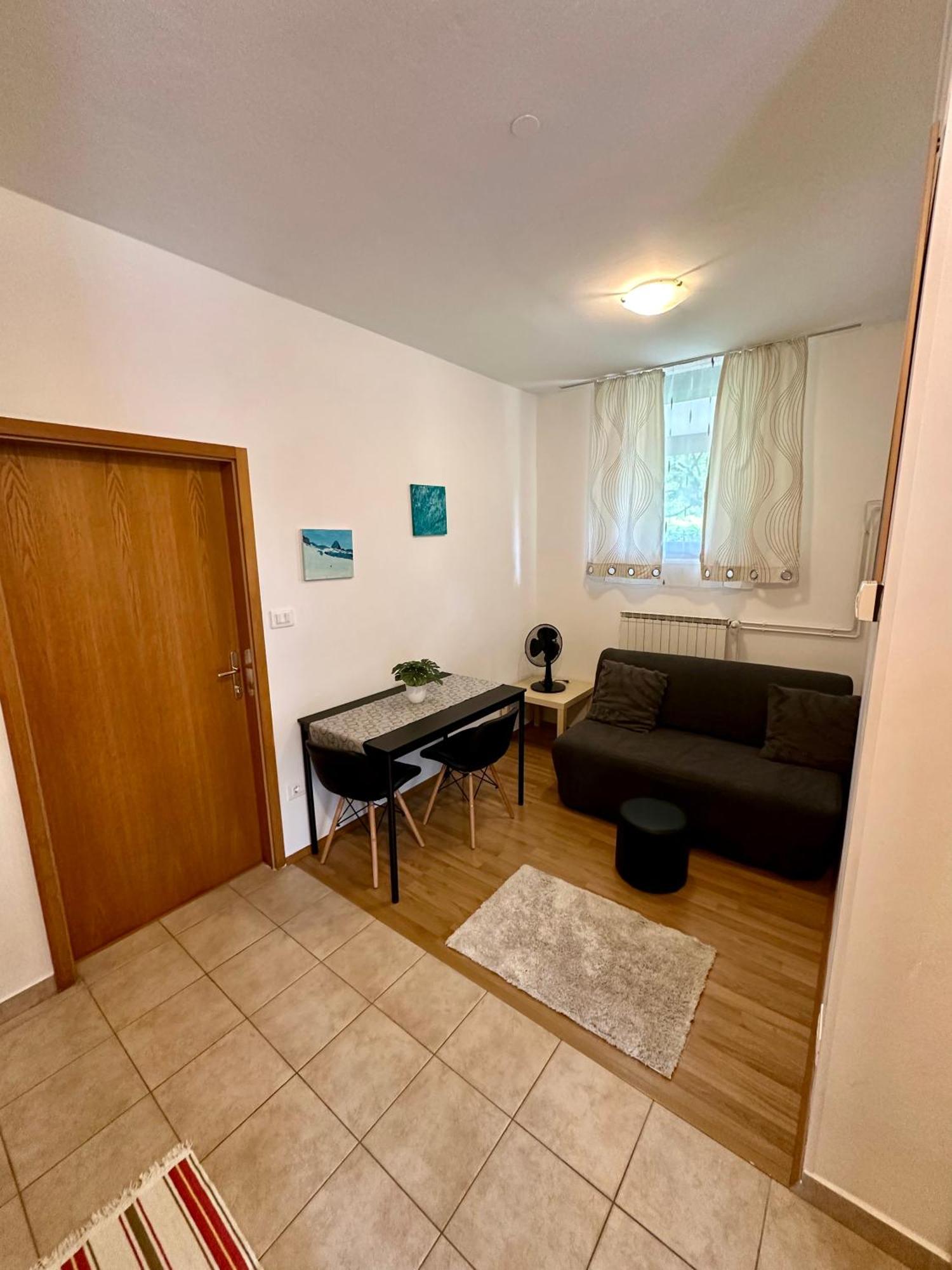 בובק Apartments And Rooms Tajcr מראה חיצוני תמונה