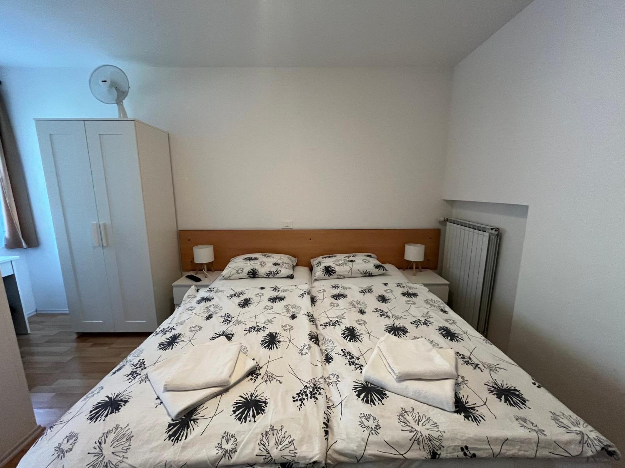 בובק Apartments And Rooms Tajcr מראה חיצוני תמונה