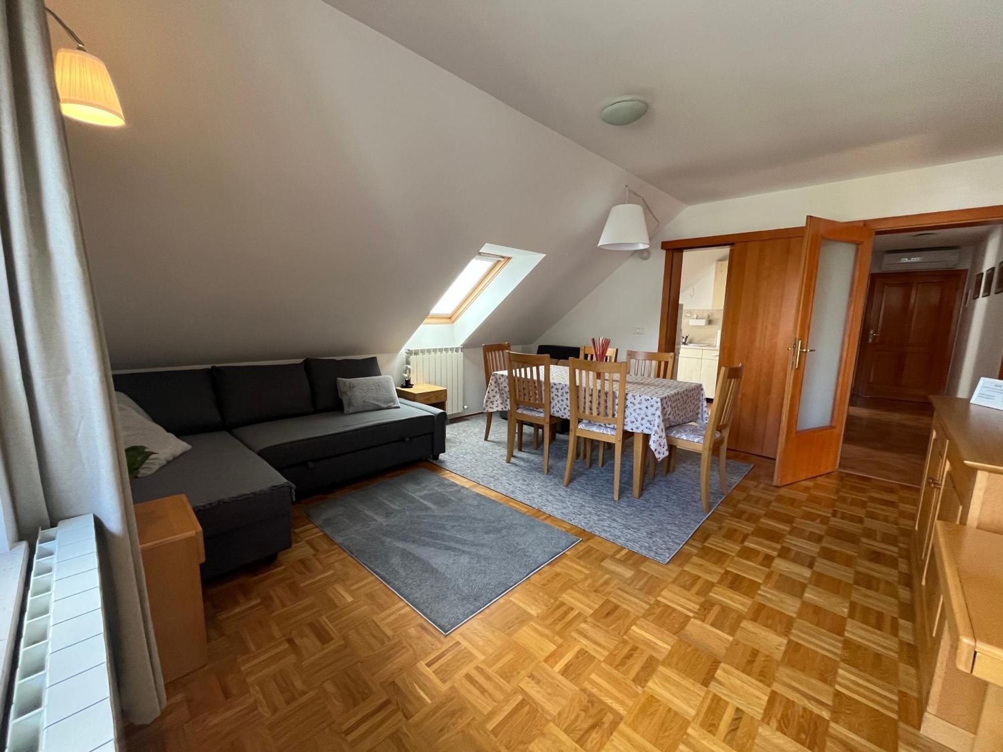 בובק Apartments And Rooms Tajcr מראה חיצוני תמונה