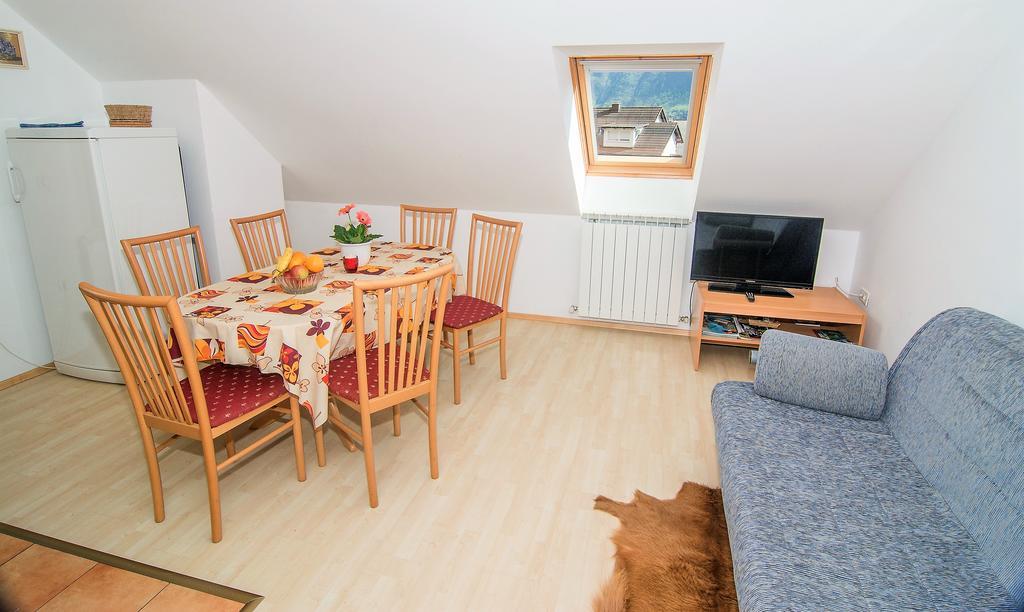 בובק Apartments And Rooms Tajcr מראה חיצוני תמונה
