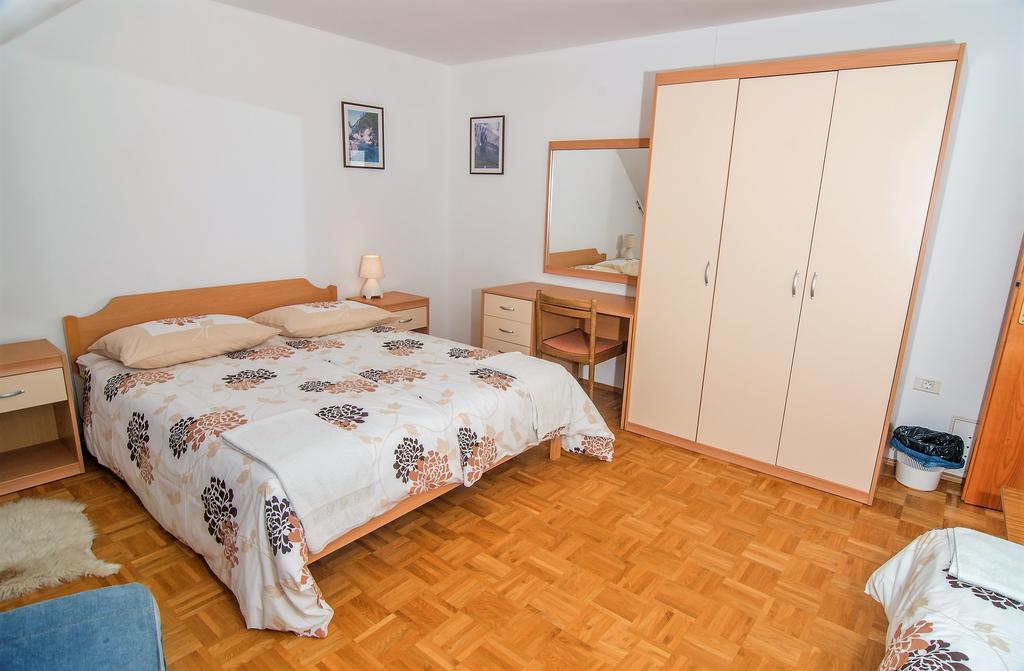 בובק Apartments And Rooms Tajcr מראה חיצוני תמונה