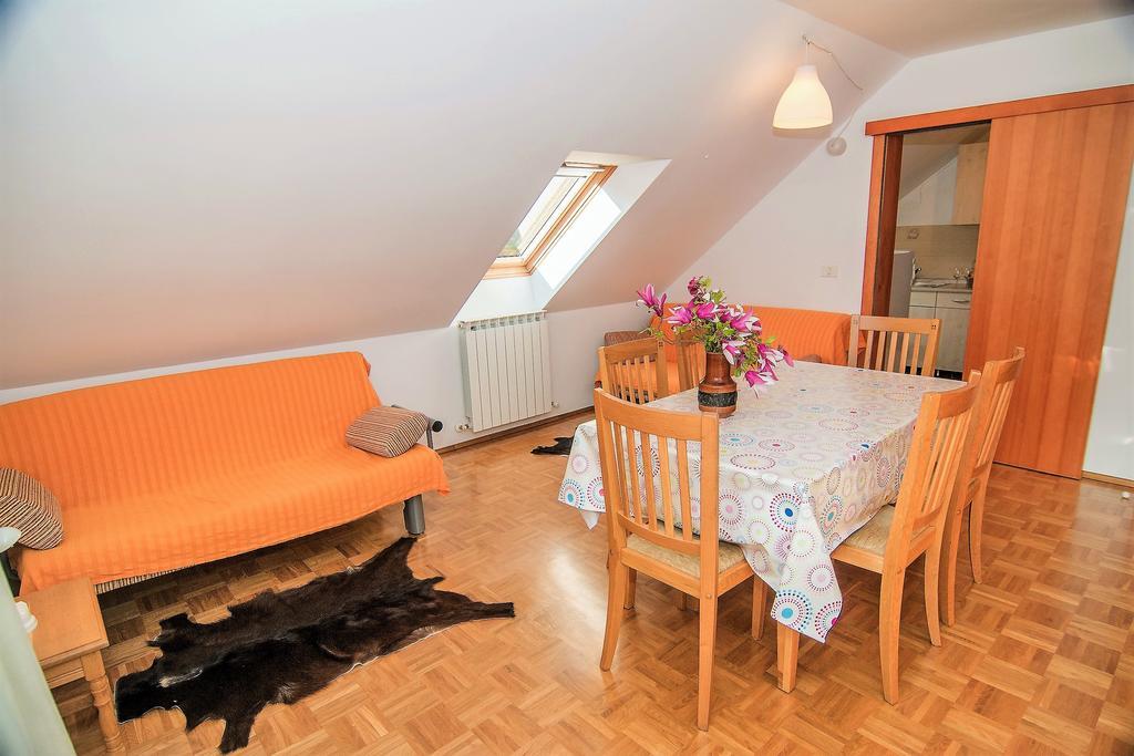 בובק Apartments And Rooms Tajcr מראה חיצוני תמונה